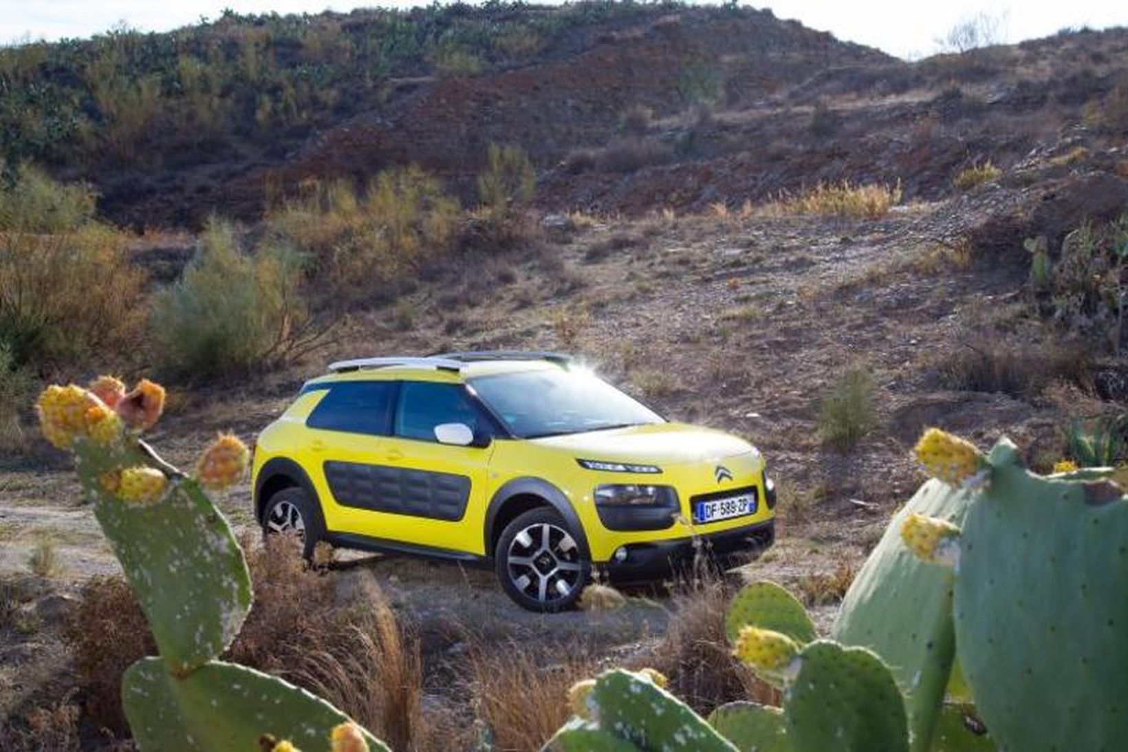 Þótt Citroën C4 Cactus beri C4 nafnið er botnplatan ekki …