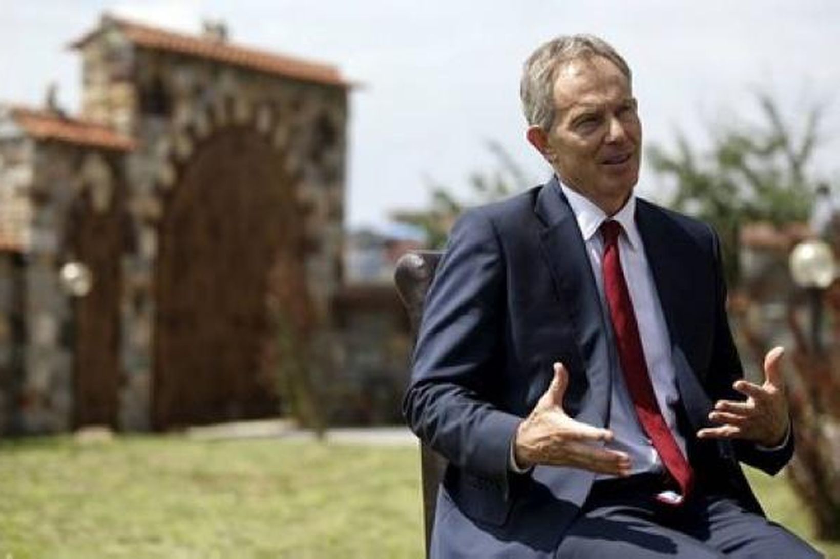 Tony Blair í Kosovo í sumar.