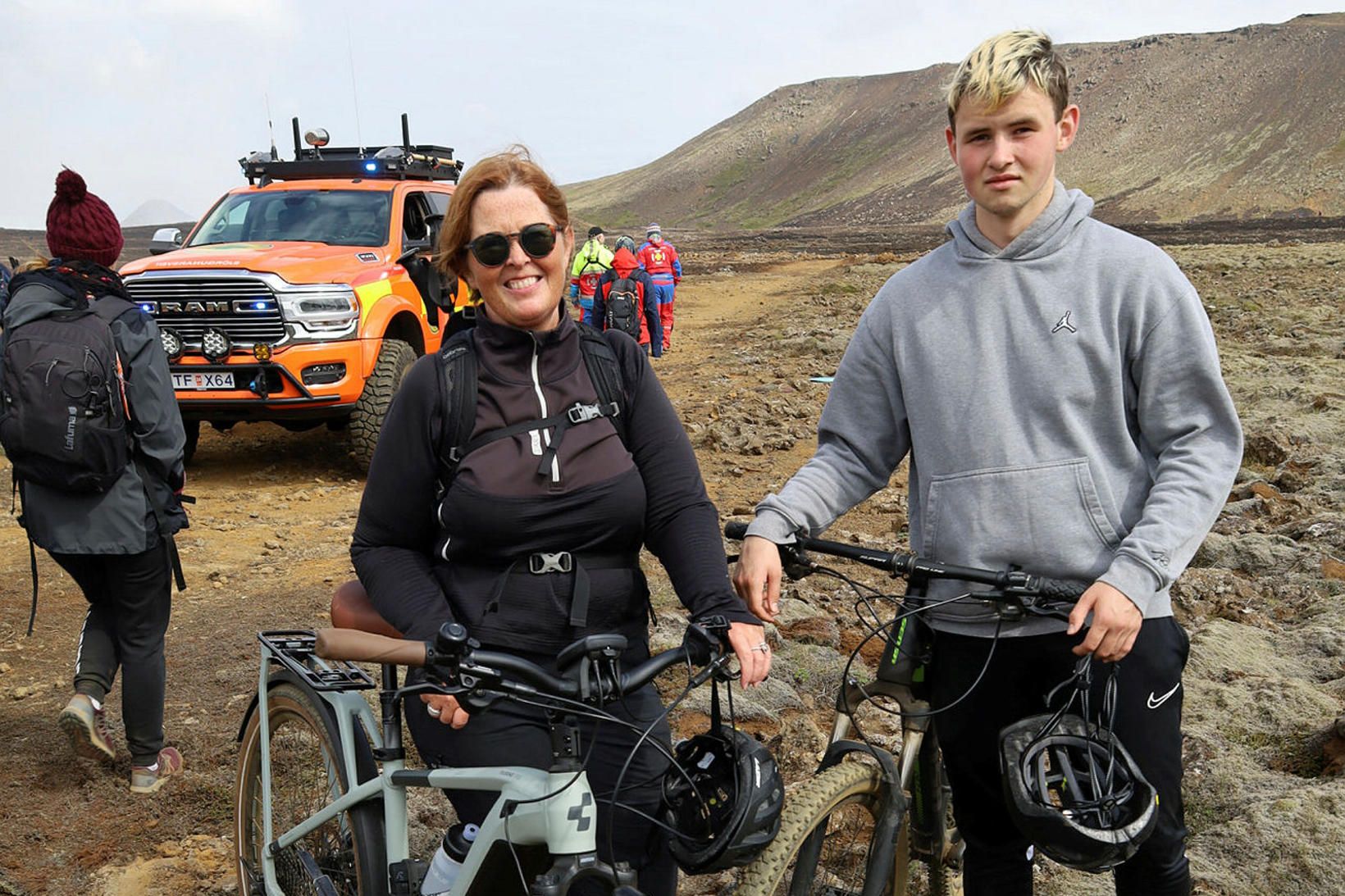 Alda Áskelsdóttir og Hrafn Steinar á gosslóðum nú í vikunni.