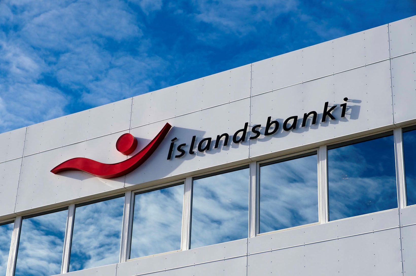 Íslandsbanki hækkar vexti 