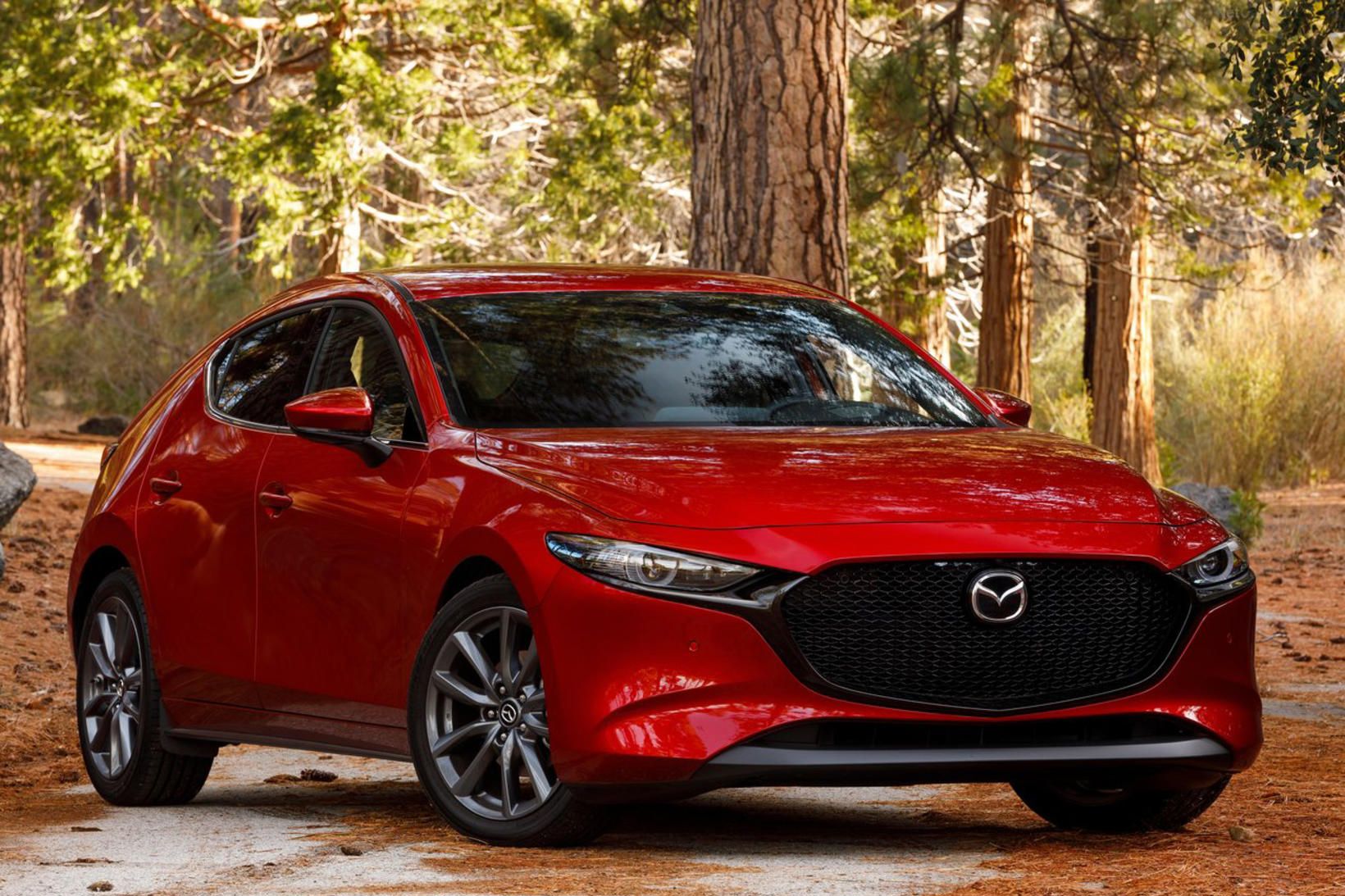 Mazda 3 keppir um titilinn bílhönnun ársins auk titilsins heimsbíll …