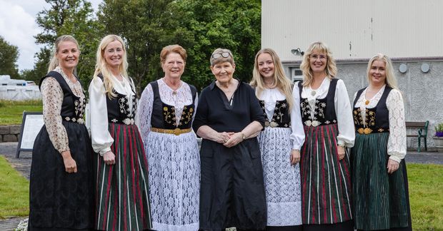 María Garðarsdóttir, Þórhildur Ólöf Helgadóttir, Þuríður Kolbeins, Hrefna Kristbergsdóttir, Ingibjörg Finnbjörnsdóttir, Guðríður Helgadóttir og Þórey …