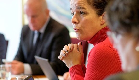 Spyr um kostnað við Landsréttarmálið