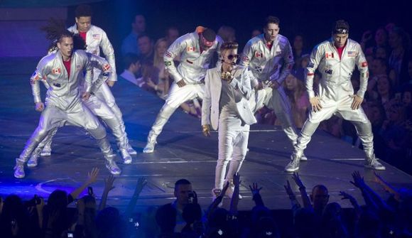 Bieber aflýsir tónleikum