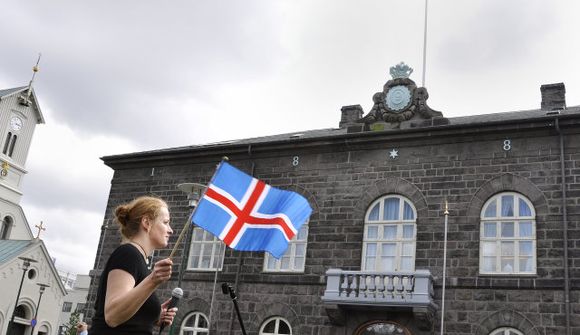 Framhald viðræðna ákvörðun Íslands