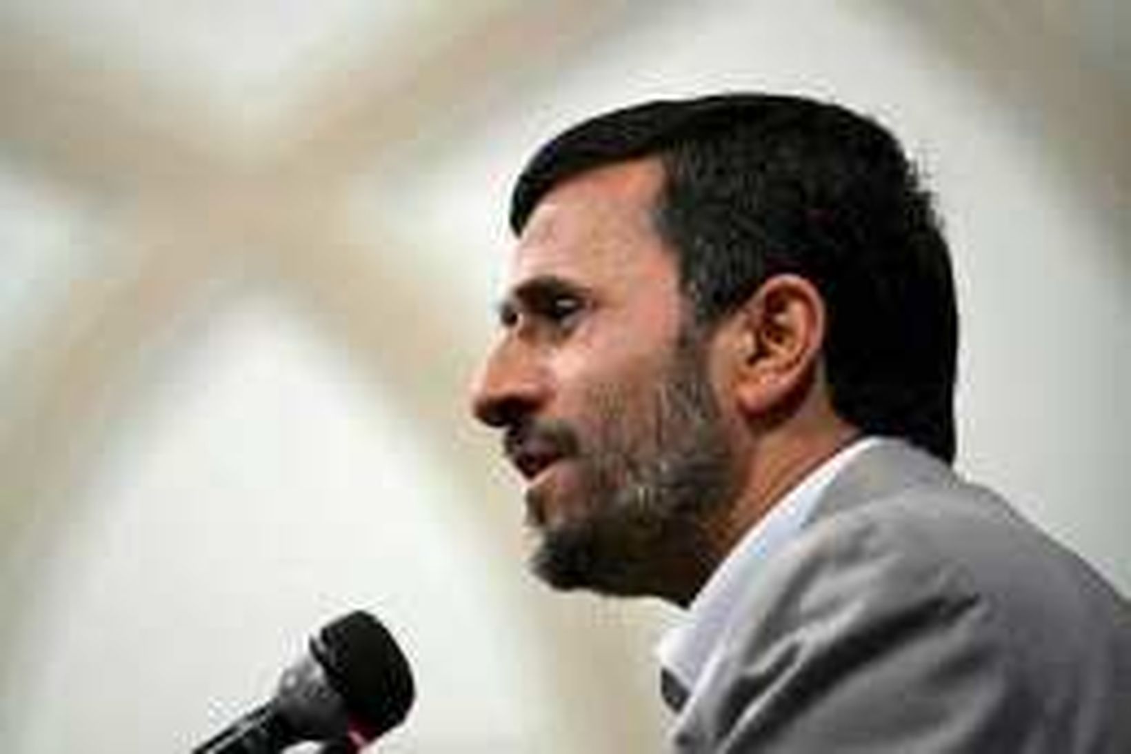 Mahmoud Ahmadinejad Íransforseti er ekki að fara breyta afstöðu sinni …