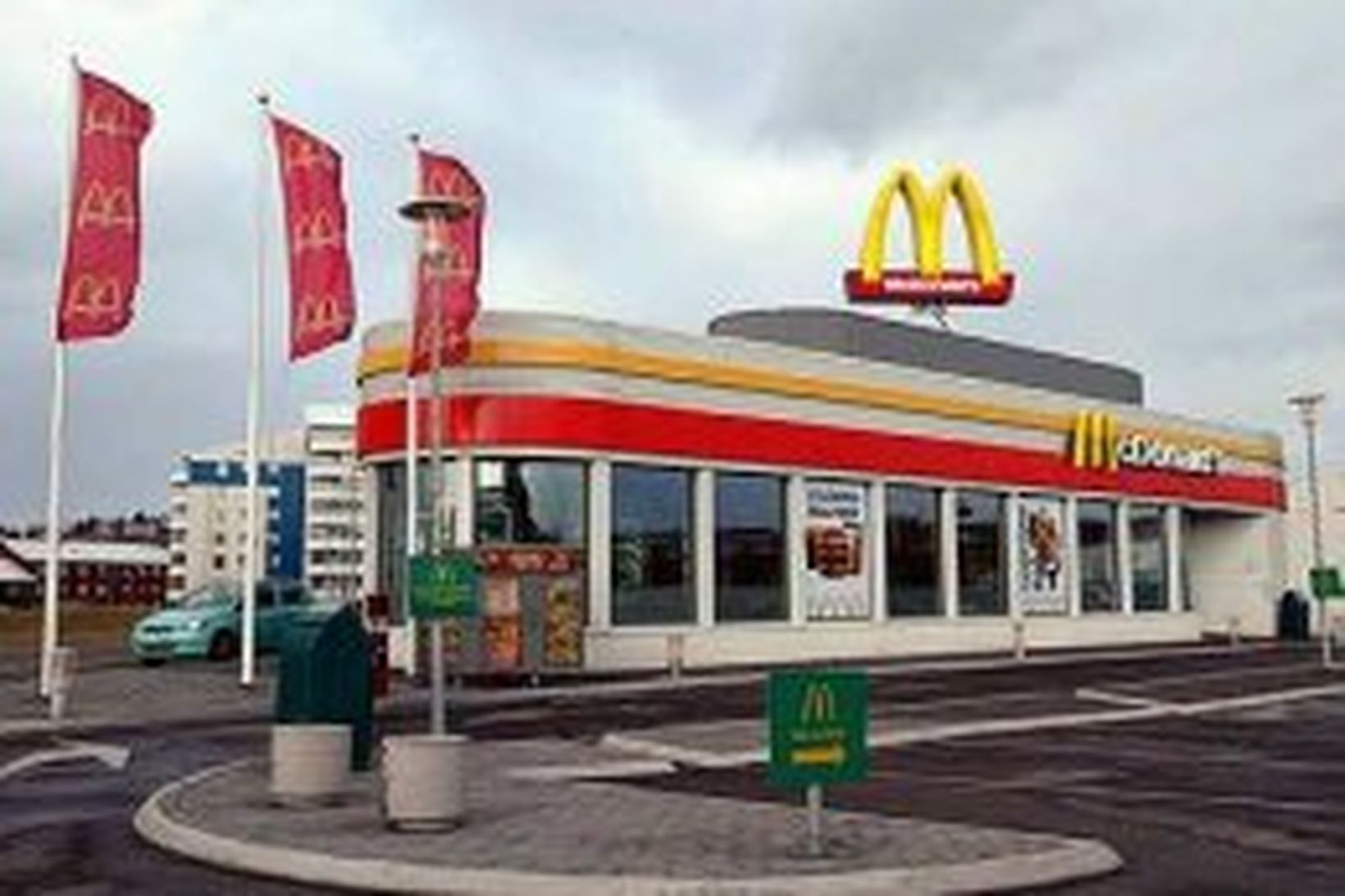 Auglýsingar fyrirtækja á borð við McDonald's ýta undir offitu barna, …
