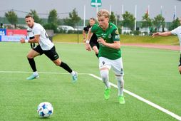 Óli Valur Ómarsson á fullri ferð í vítateig Egnatia í kvöld.