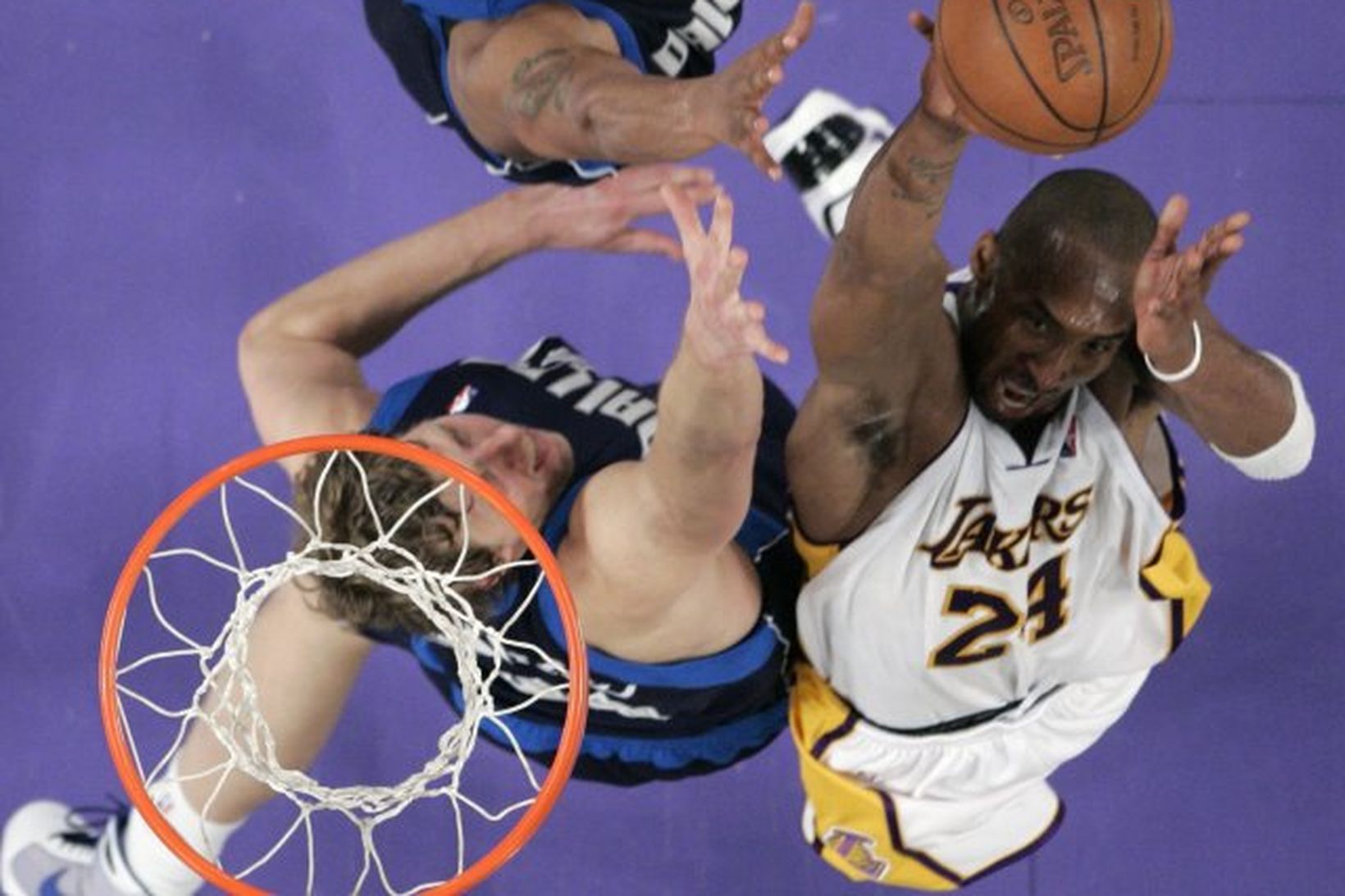 Kobe Bryant og Dirk Nowitzki