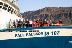 Páll Halldórsson ásamt áhöfn Páls Pálssonar eftir síðasta túrinn.