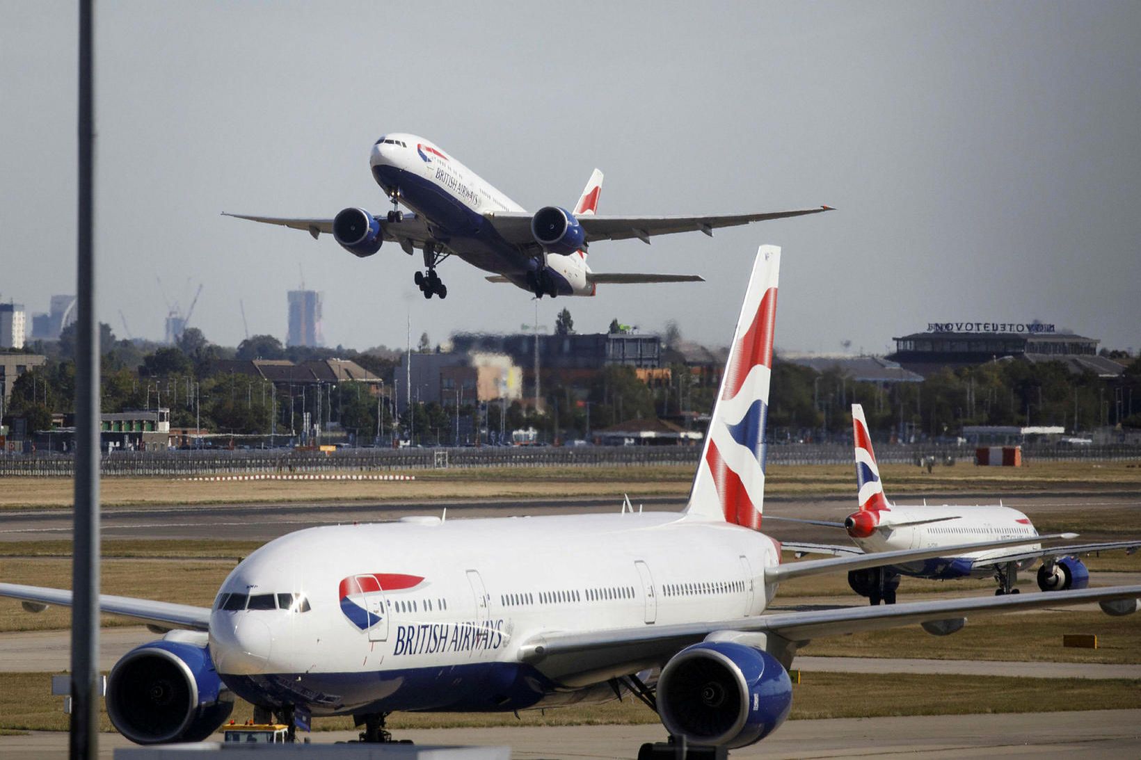 Flugvélar British Airways á Heathrow.