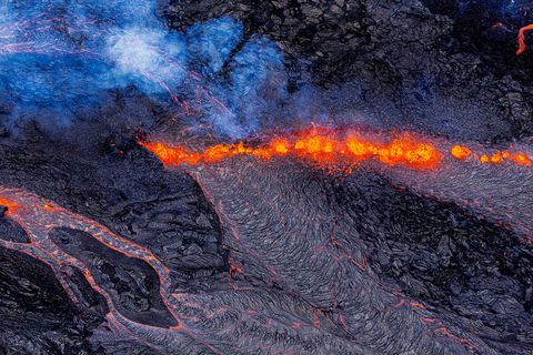 The eruption that began on April 1st lasted almost six hours.
