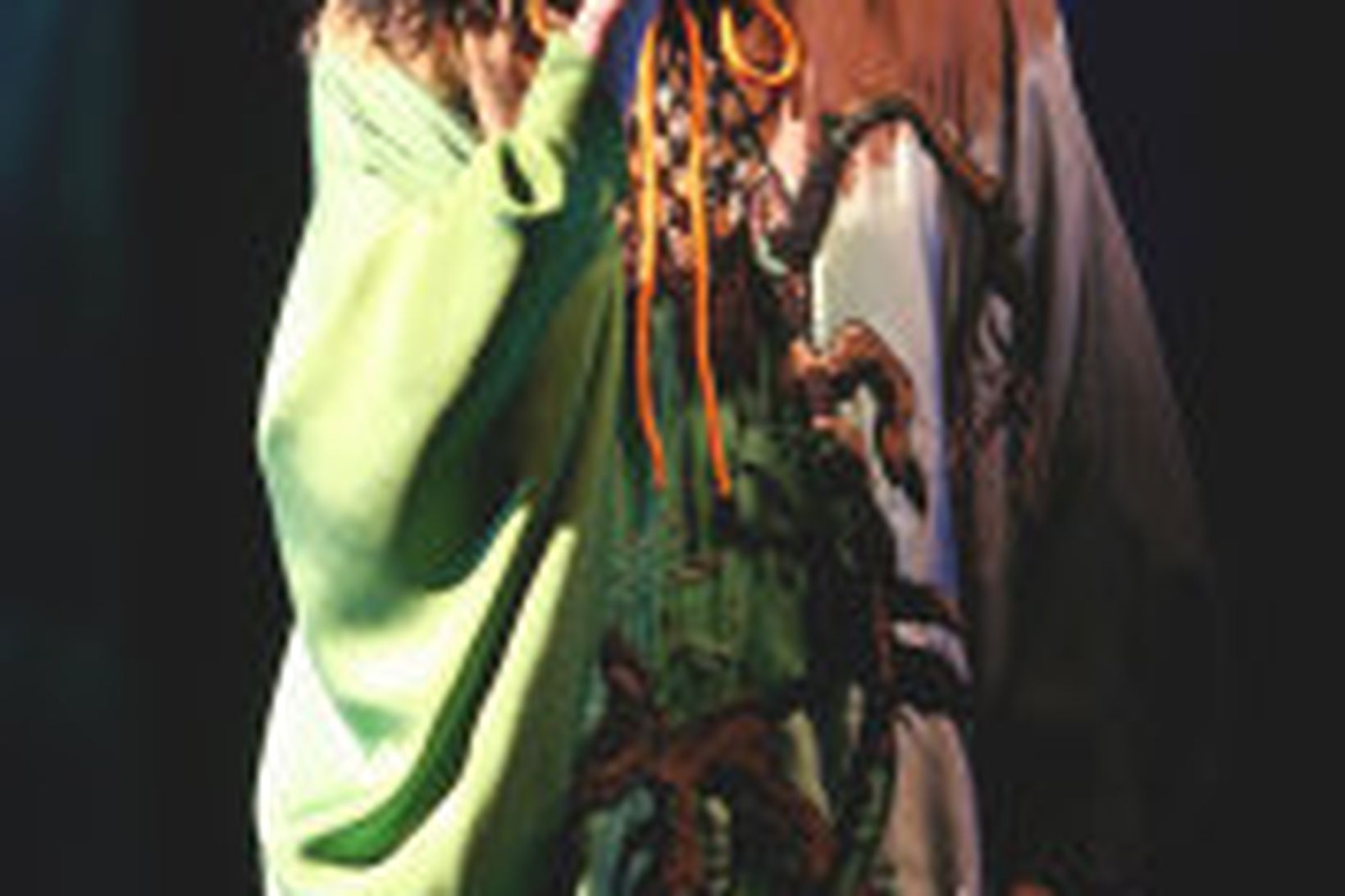 Björk á sviðinu á Glastonbury-hátíðinni.