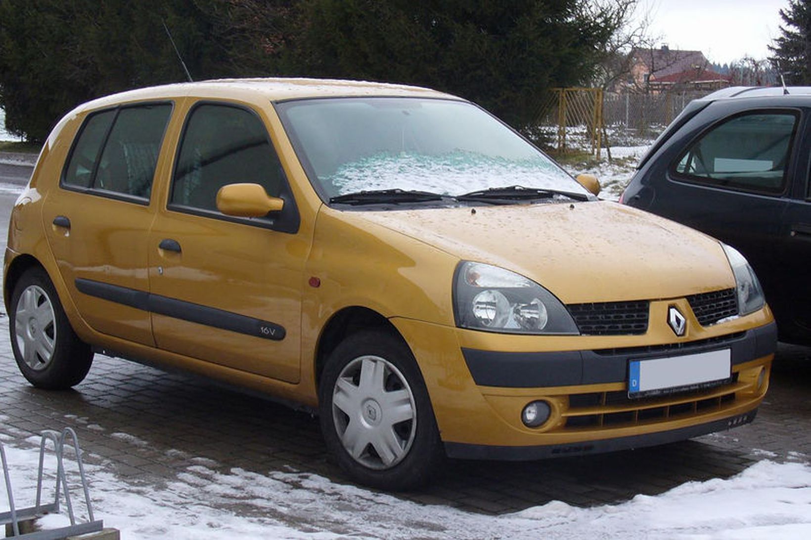 Renault Clio af annarri kynslóð, þ.e. eldri en 15 ára, …