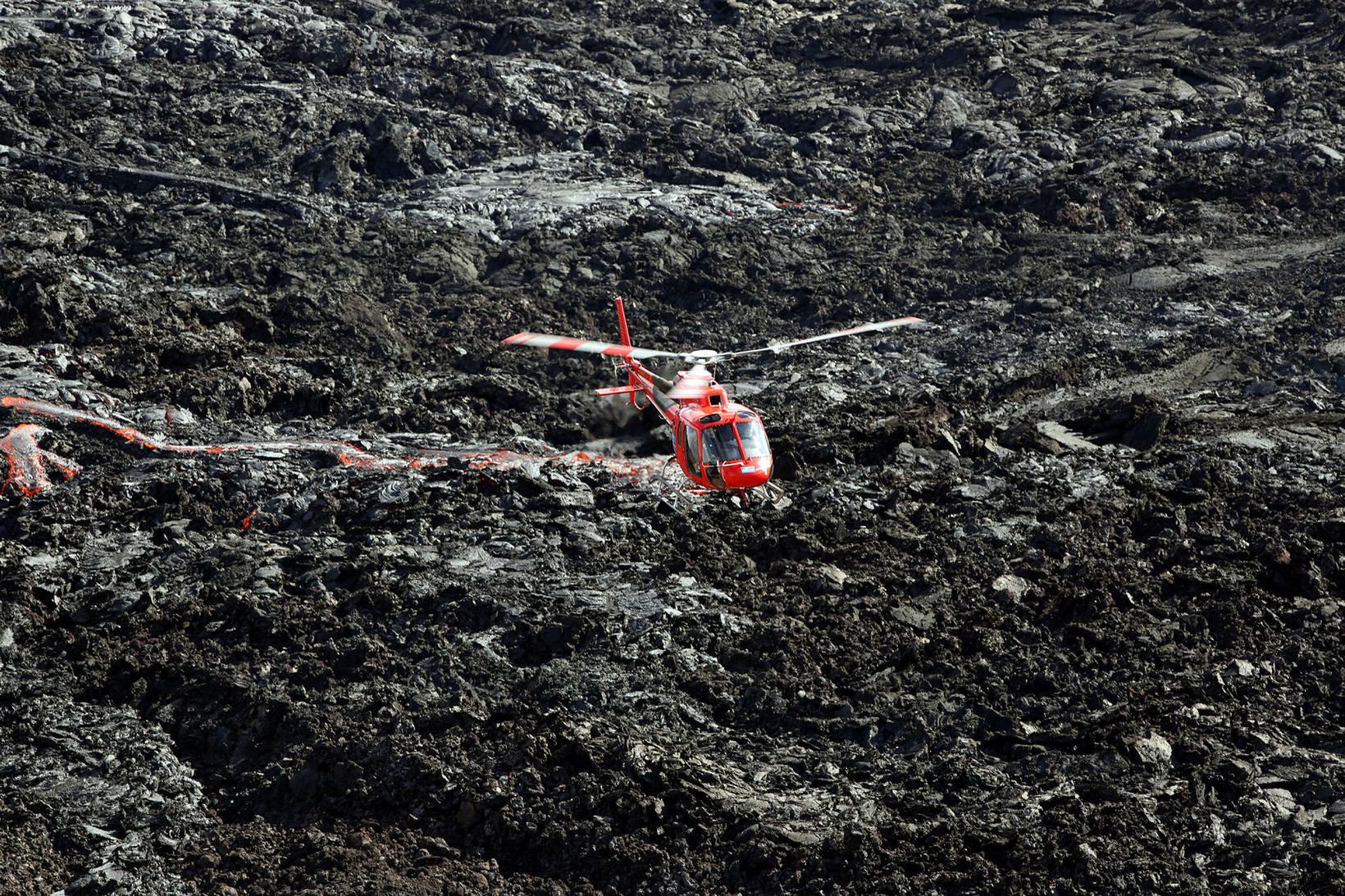 Það er ekki amalegt að fara í þyrlu á gosstöðvarnar. …