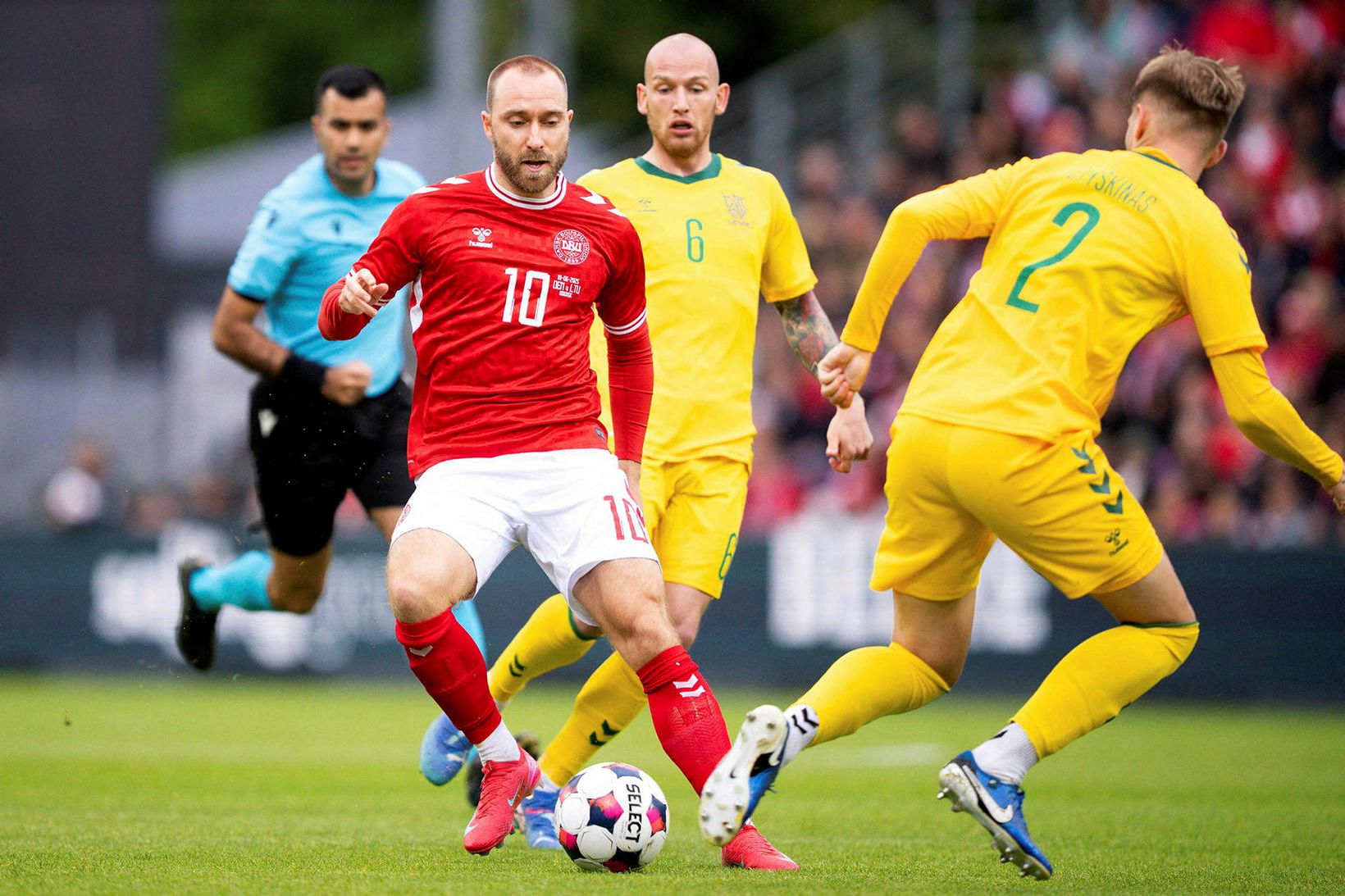 Christian Eriksen fyrirliði Dana var með mark og stoðsendingu í …