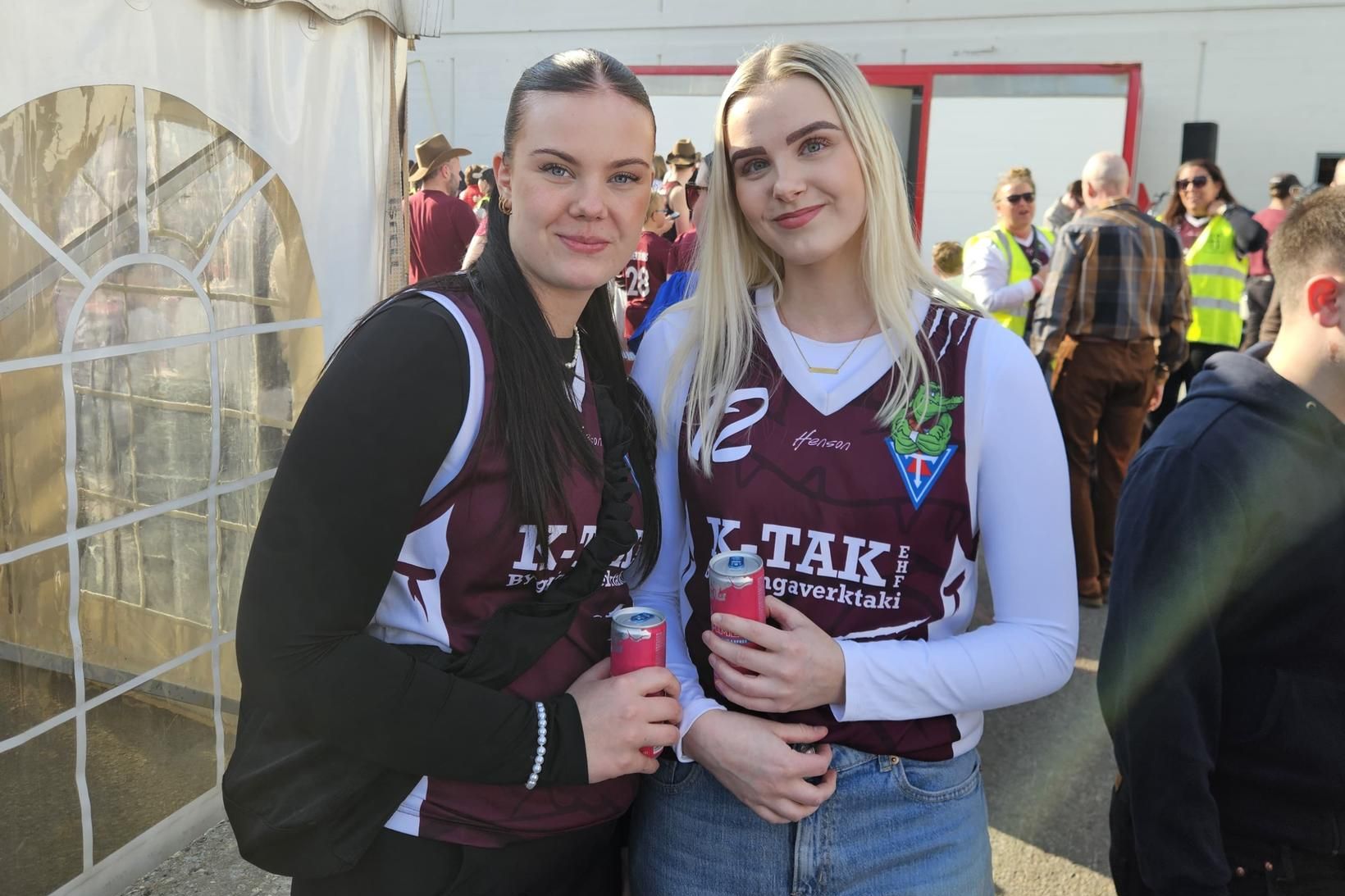 Berglind Gísladóttir og Katrín Óladóttir eru klárar í slaginn.