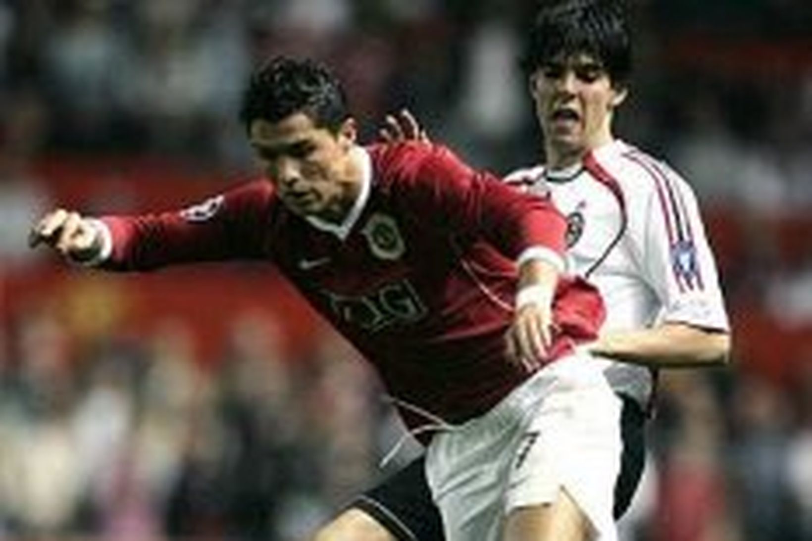 Cristiano Ronaldo hefur betur gegn Kaká á Old Trafford í …