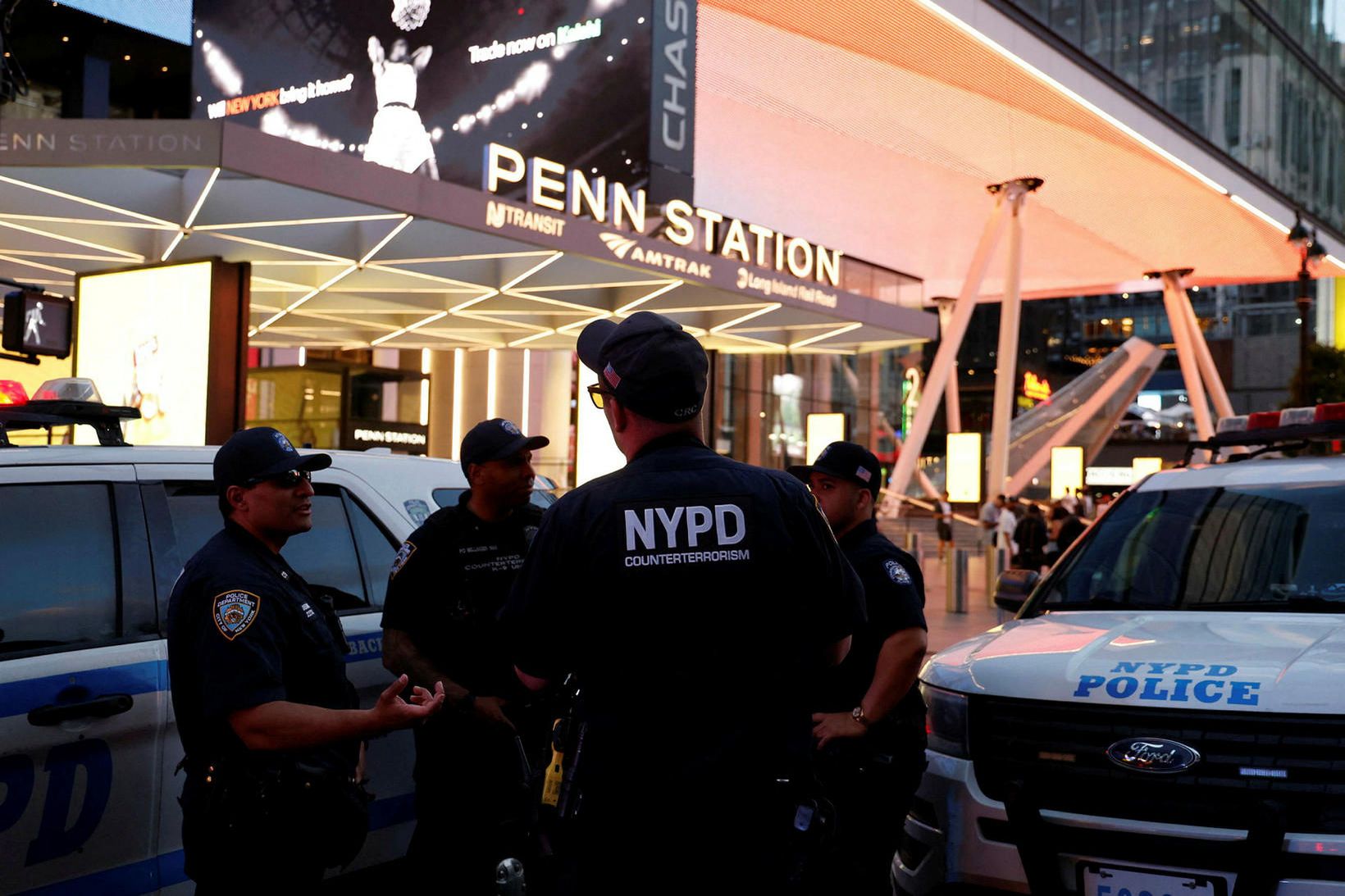 Sex særðust í hnífaárás í New York