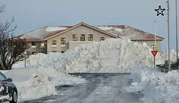 Fjögurra metra háir skaflar