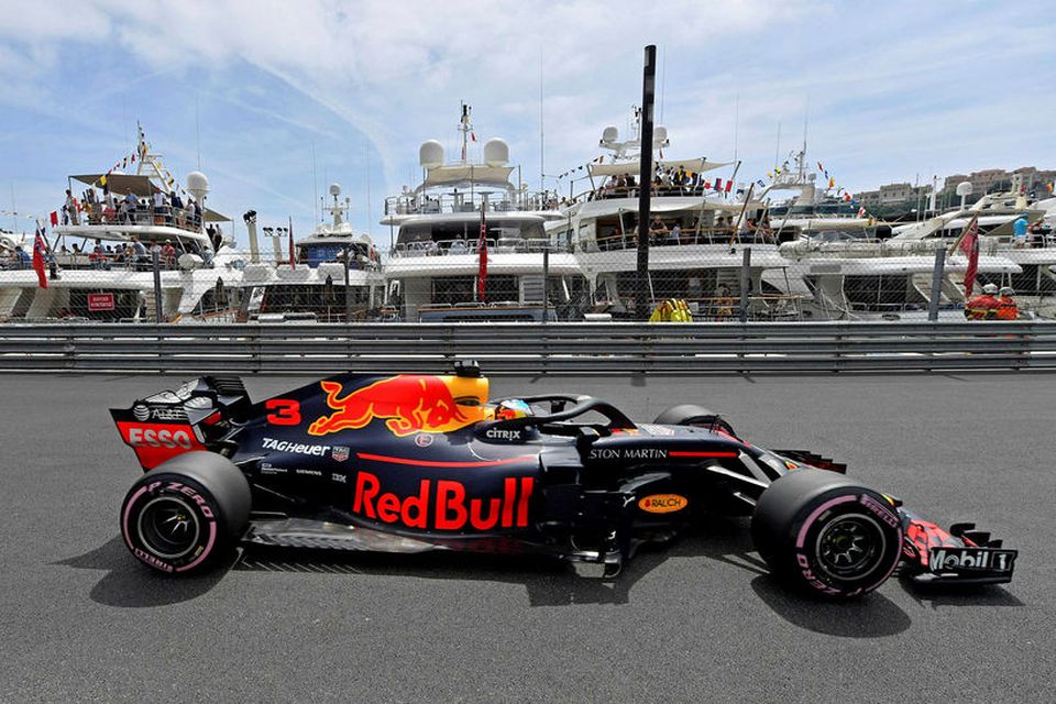 Daniel Ricciardo á æfingunni í Mónakó í dag.