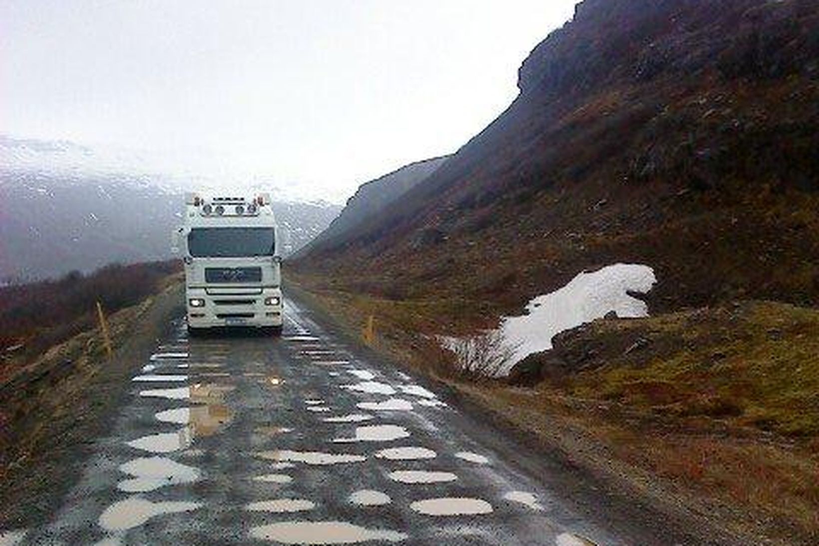 Úr Kjálkafirði. Gísli tekur þennan veg dæmi um að brýn …