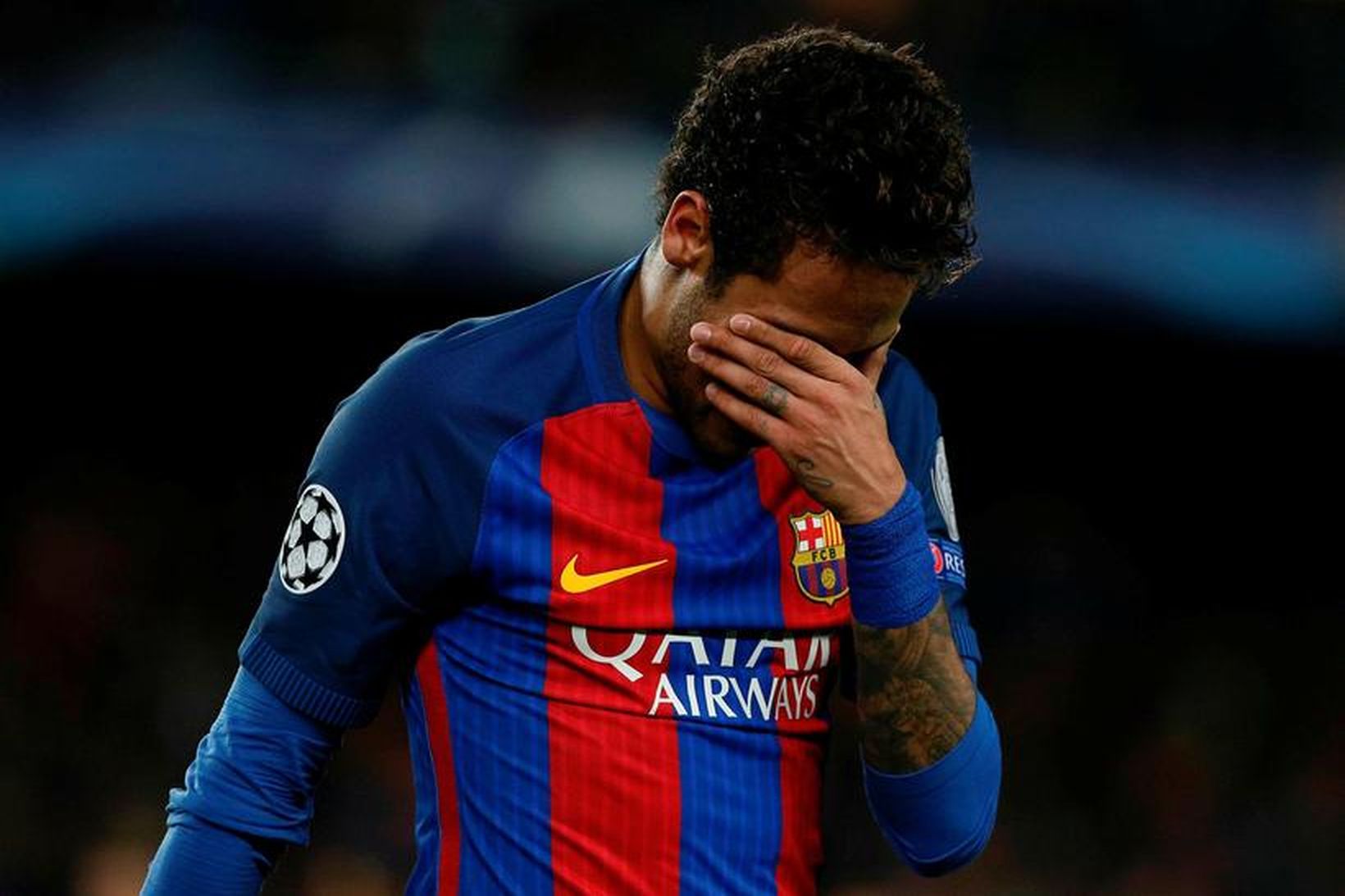 Neymar fór grátandi af velli eftir fall Barcelona út úr …