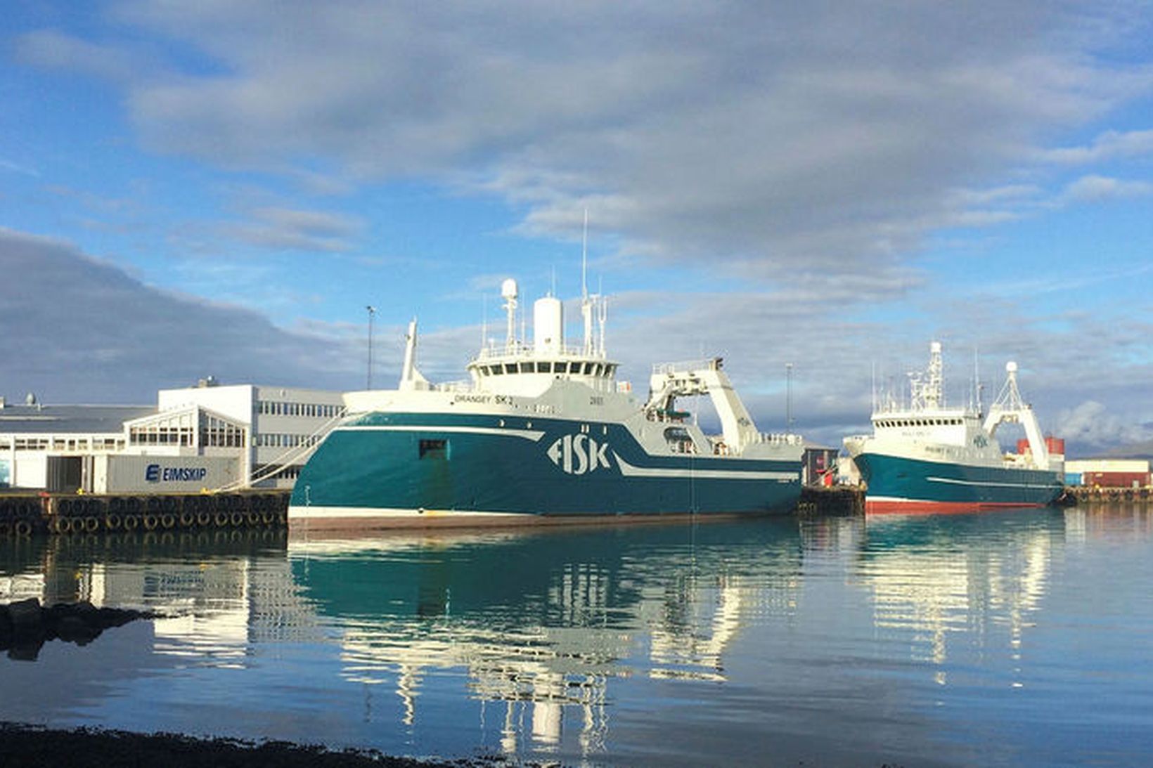 Drangey og Málmey, ísfisktogarar FISK Seafood við bryggjuna á Sauðárkróki.