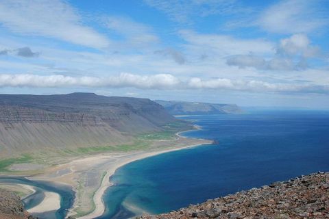 Barðaströnd, where a car plunged into the ocean yesterday with a couple and their young child.