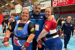 Guðný Ásta Snorradóttir og Laufey Agnarsdóttir ásamt þjálfara sínum, Ingimundi Björgvinssyni.