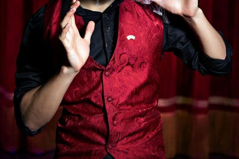 Shin Lim is a world champion in card magic.