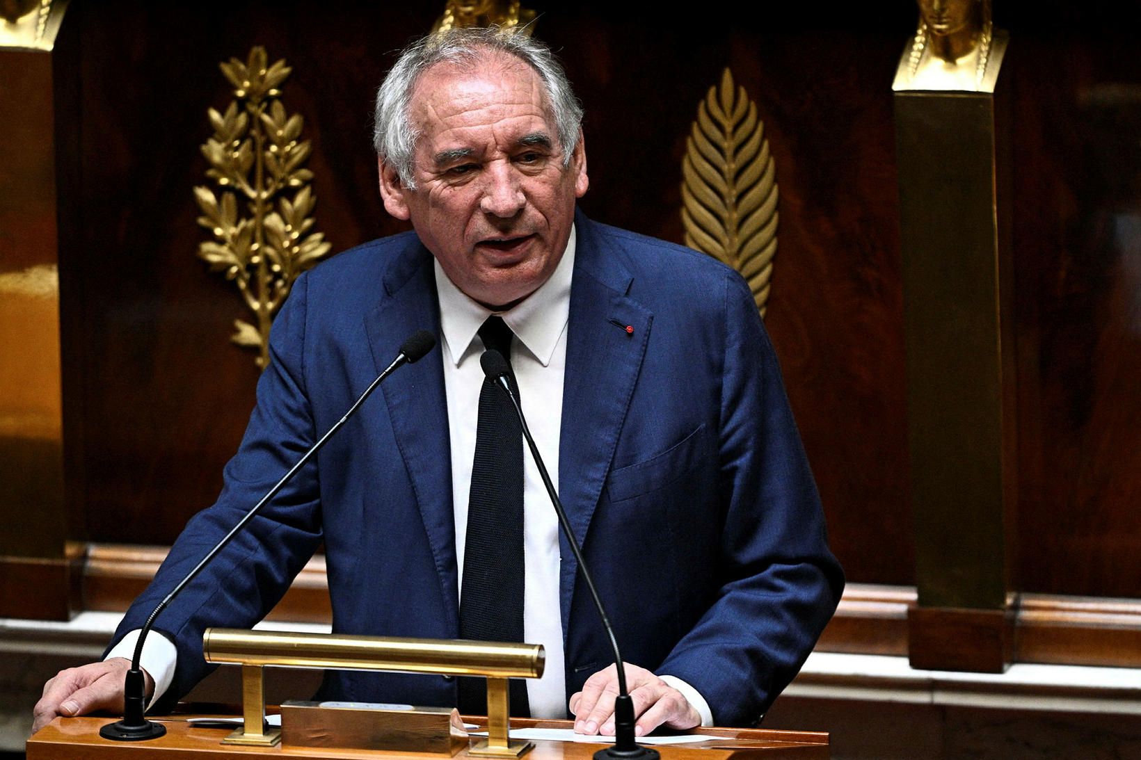 Francois Bayrou, forsætisráðherra Frakklands, hlýtur harða gagnrýni í skýrslunni sem …