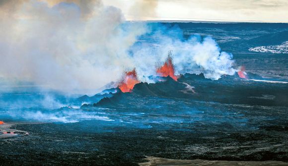 Gosið 2014: Glóandi dreki og land í bláu skini