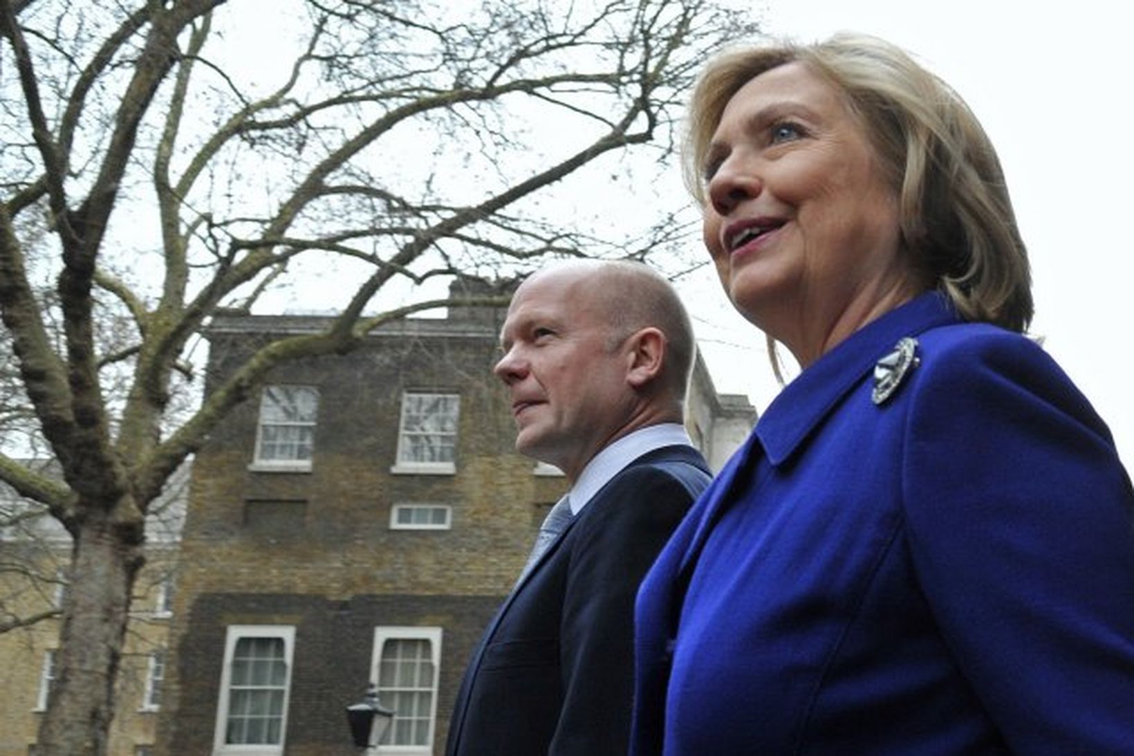 Hillary Clinton, utanríkisráðherra Bandaríkjanna, ásamt breska starfsbróður sínum, William Hague, …