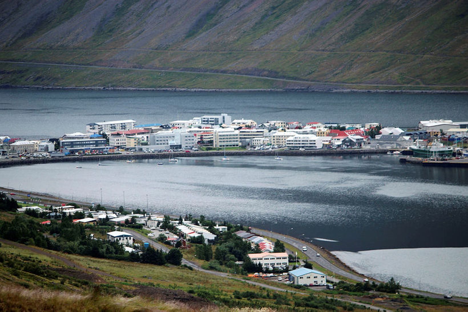 MAST hefur gefið út tillögu um stækkun fiskeldis í Skutulsfirði.