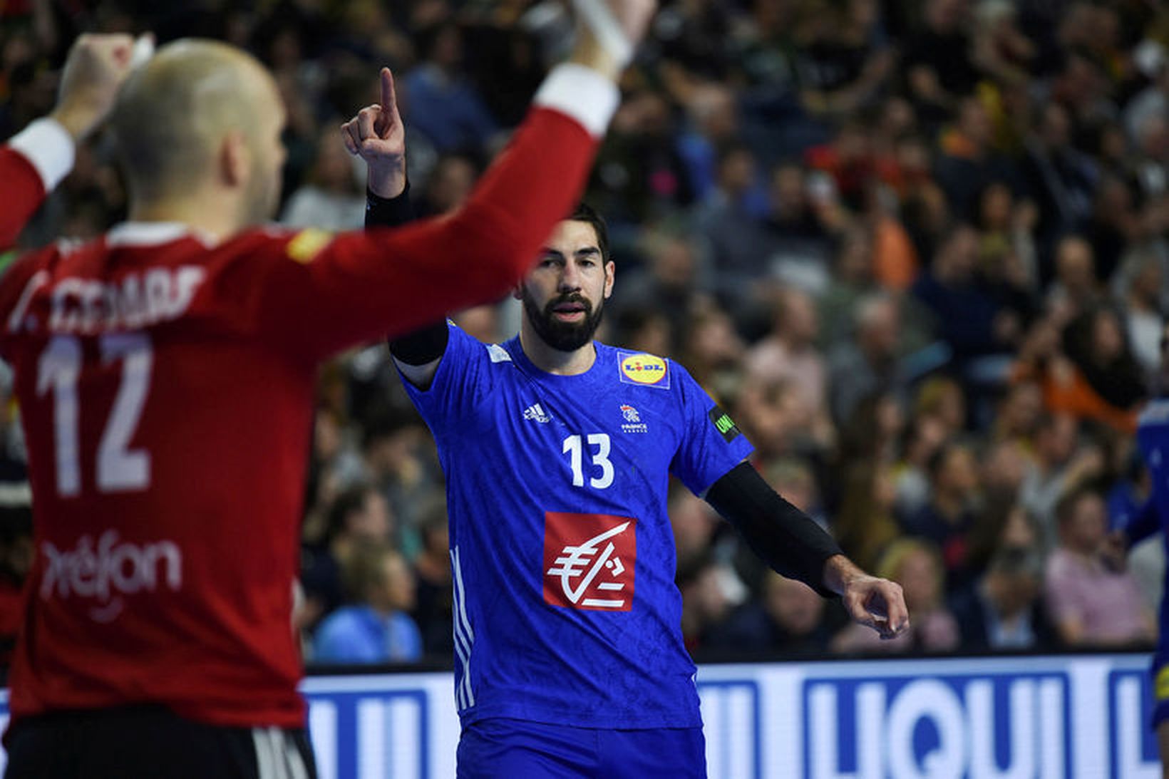 Karabatic hafði betur gegn íslensku strákunum í kvöld.