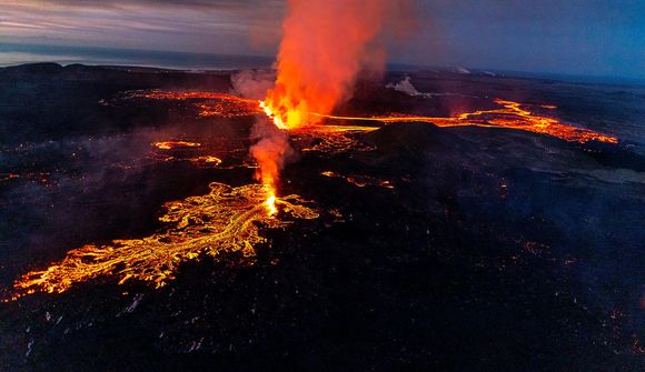 Nyrstu hrauntungurnar dreifa úr sér 