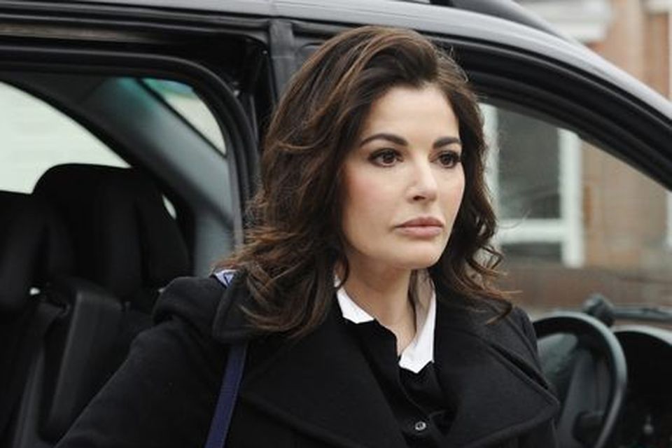 Nigella Lawson fyrir utan dómshúsið í morgun.