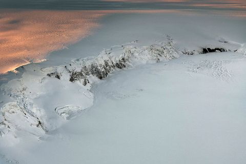 Grímsvötn og hamrar Grímsfjalls.