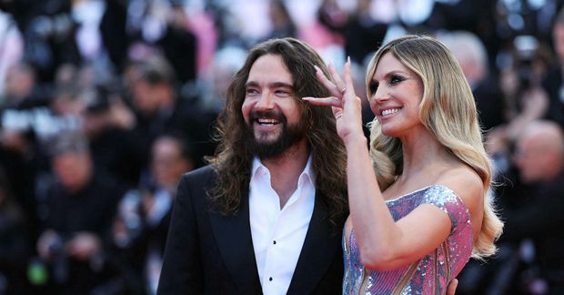 Þýski tónlistarmaðurinn og eiginmaður Heidi Klum, Tom Kaulitz, ásamt ástinni sinni á rauða dreglinum í …