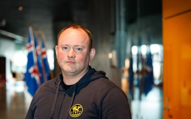 Eiríkur Ingi Jóhannsson mætti og skilaði inn framboði sínu til yfirkjörstjórnar.