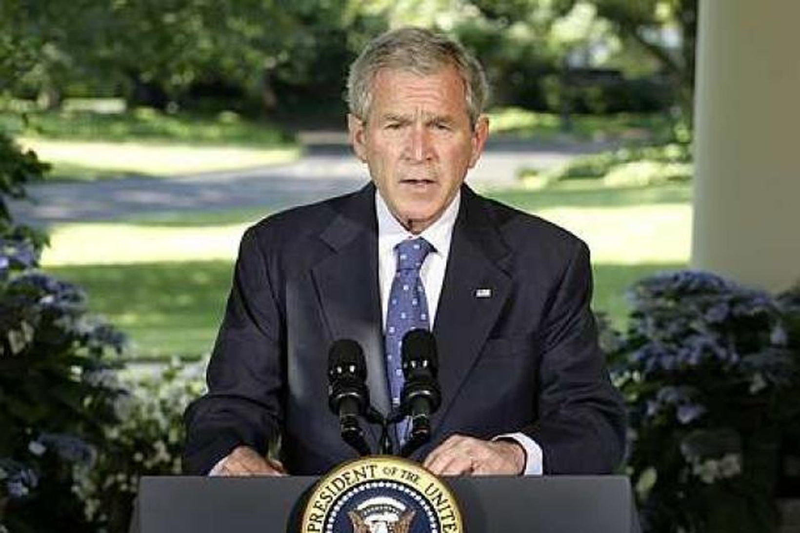Bush fær rýmri heimild til símahlerana.