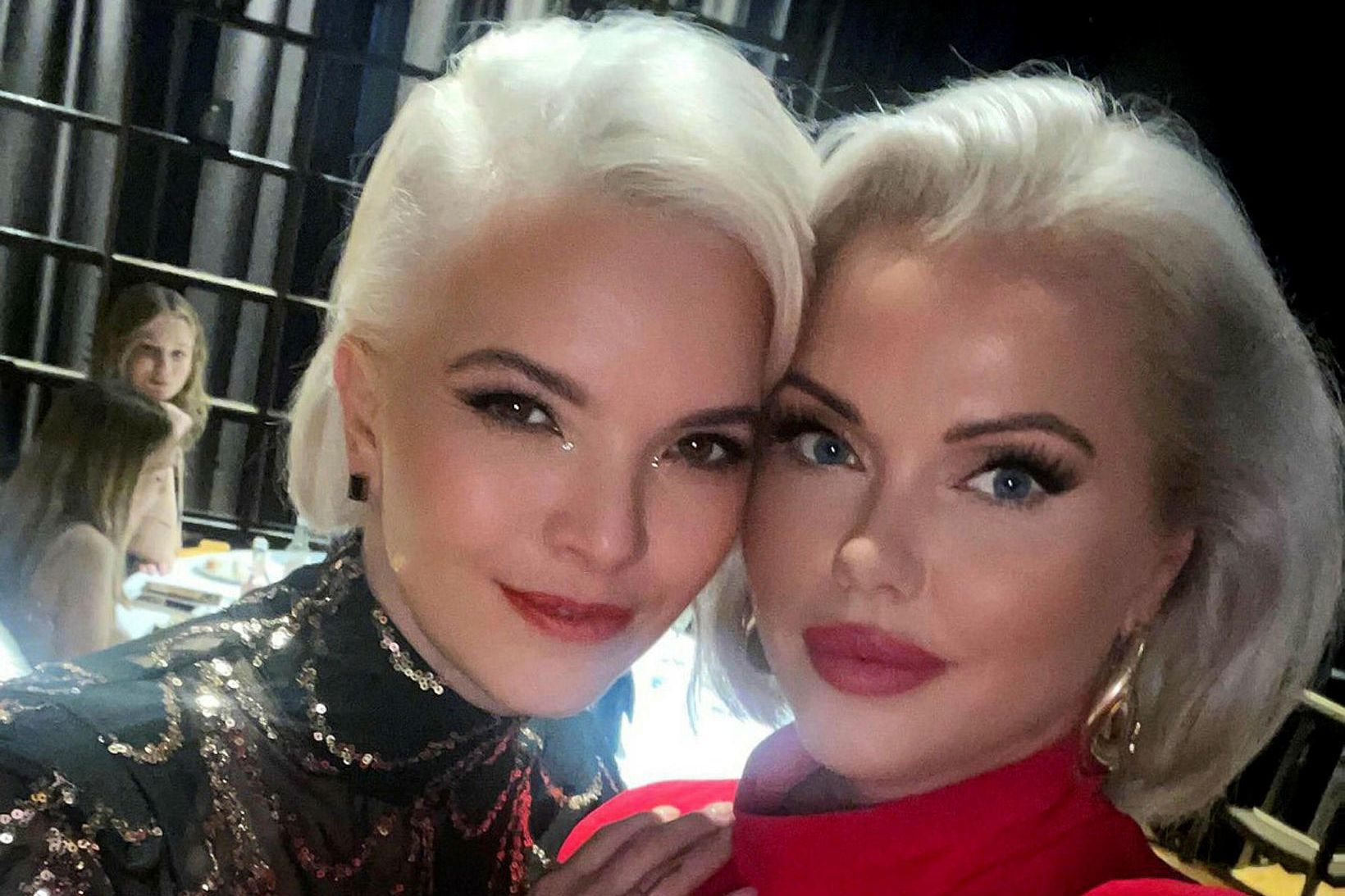 Hrefna Sif Gunnarsdóttir og Ásdís Rán Gunnarsdóttir.