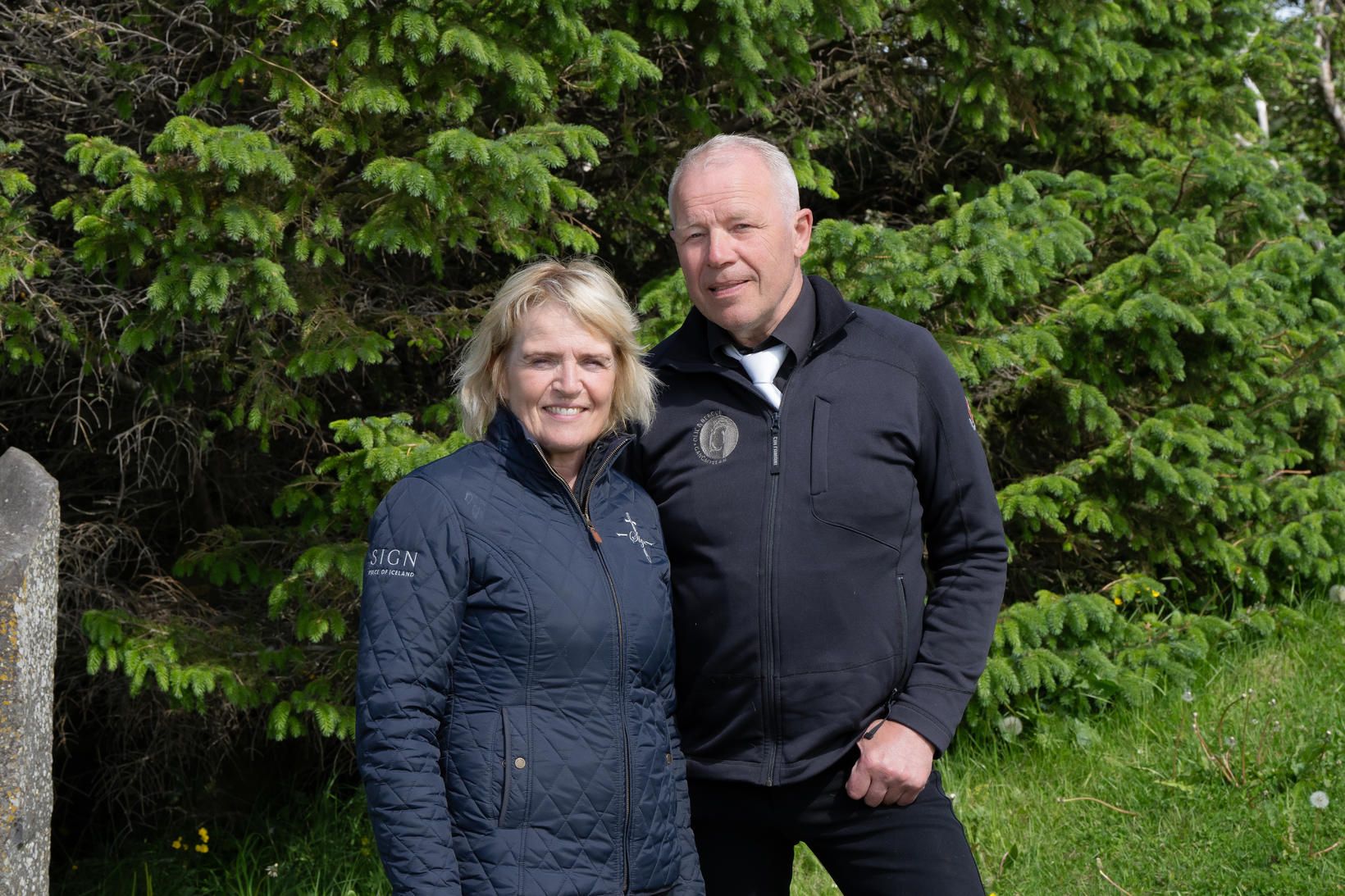 Olil Amble ræktandi og eigandi Álfakletts ásamt Bergi Jónssyni.