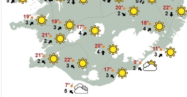 Kort veðurstofunnar klukkan 14 á sunnudaginn.