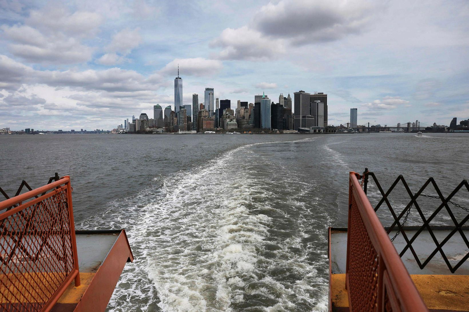 16 slasaðir eftir sprengingu í New York