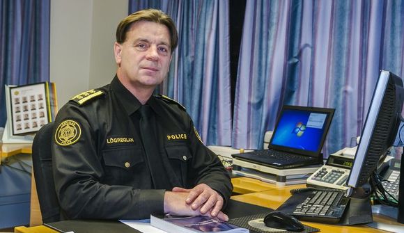 Dregur umsóknina til baka
