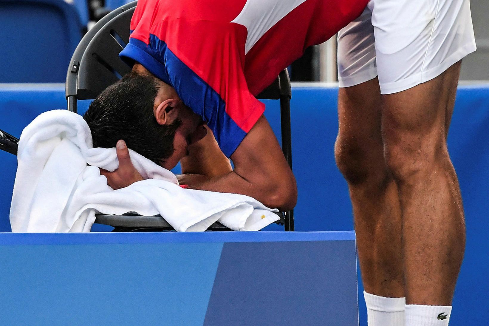 Novak Djokovic ósáttur eftir tapið gegn Pablo Carreno í morgun.