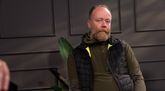 „Heldur því fram að hann hafi orðið undir bílnum“