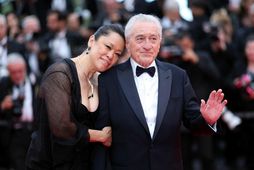 Robert De Niro stillti sér upp á rauða dreglinum ásamt sambýliskonu sinni, dansaranum Tiffany Chen.